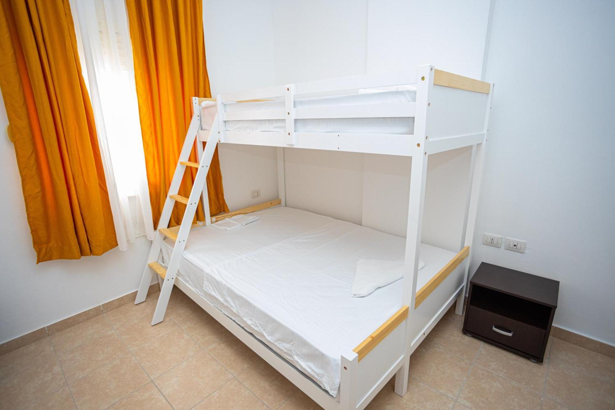 Emigres Apartments Vlore Vlorë Exterior foto